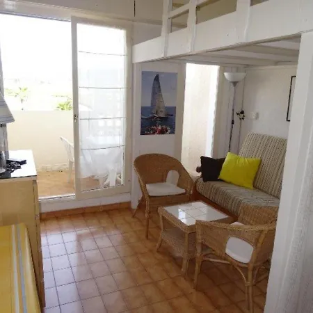 Studio Hyères, 1 Pièce, 2 Personnes - Fr-1-335-93 *